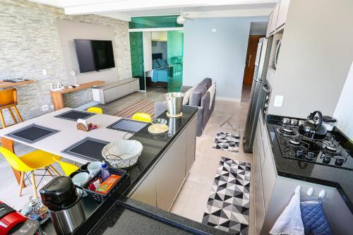 Apartamento Lindo Flat Sobre O Mar de Martin de S�...
