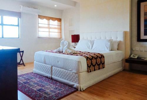 Hotel Reddoorz @ Joyce Palace Antique