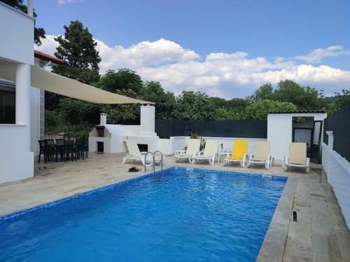 Villa Serenity With Private Pool And Large Garden.