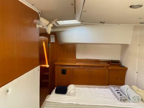 Yattat?l Catamaran