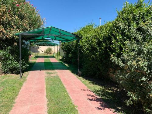 Casa Grande Con Parque Y Pileta
