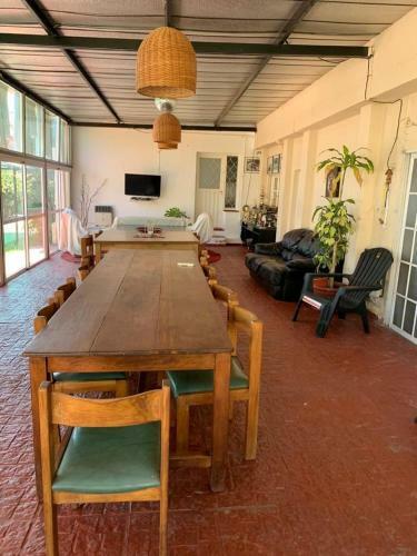 Casa Grande Con Parque Y Pileta