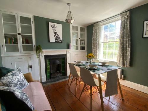 Charming Cottage Mins From Chichester City Centre