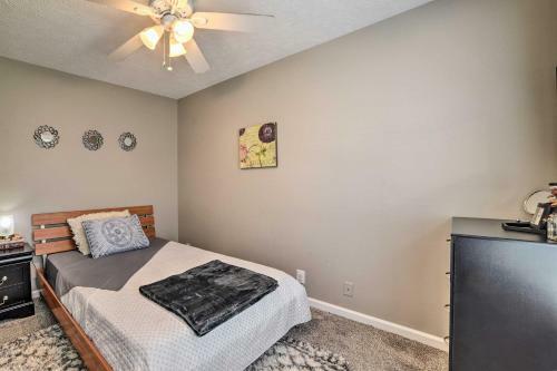 Charming Clarksville Home With Yard And Fire Pit!