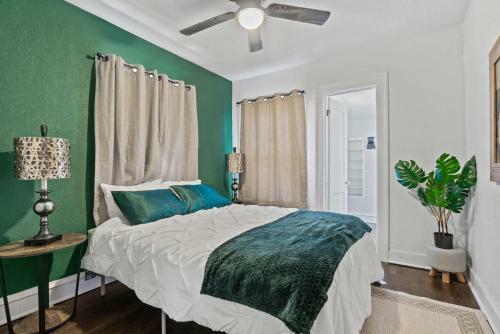 Beautiful Historic Full Home 10 Minutes From Everything