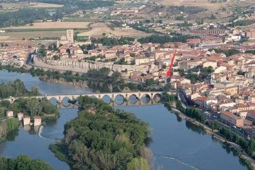Apartamentos A Los Ojos Del R�o Duero