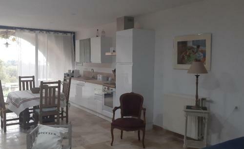 Charmant Logement Dans Un �crin de Verdure. Lot 46