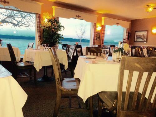 Motel & Restaurant De La Plage