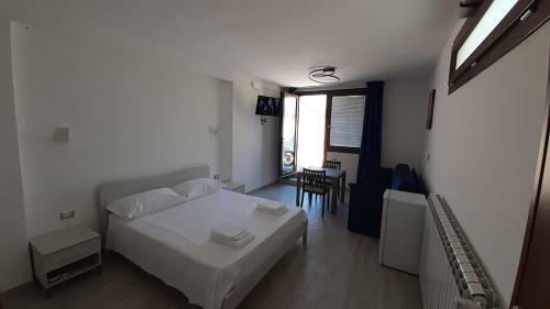 Hostal Affittacamere - Villa Saponaro