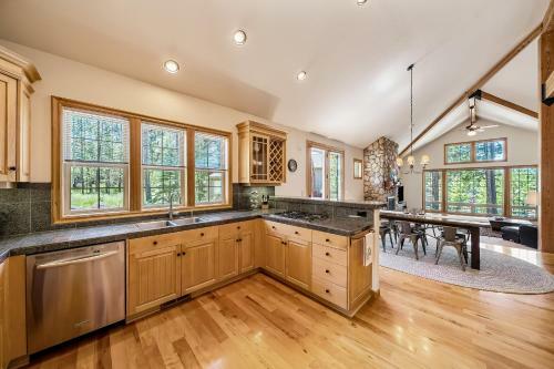 Luxury On Lassen