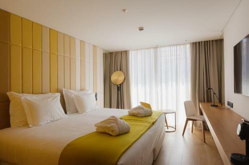 Lumen Hotel & The Lisbon Light Show