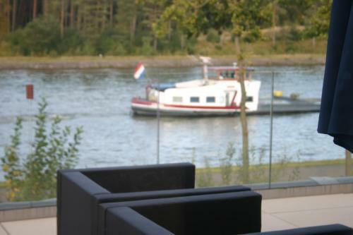 Bed & Breakfast Loft Aan Het Water