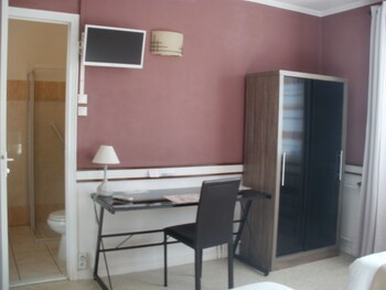 Hotel H�tel Du Tricastin