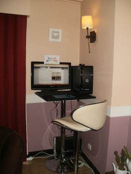 Hotel H�tel Du Tricastin