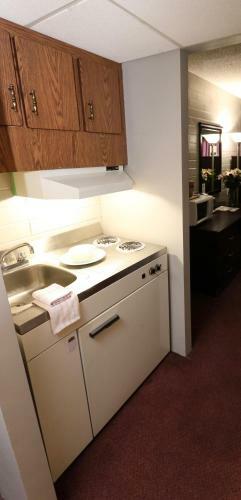 Hotel Stanford Inn - Grande Prairie