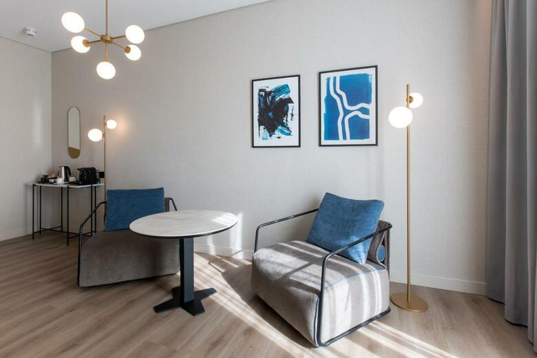 Hotel Giralda Center