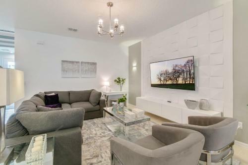4 Bedrooms - 4,5 Bathrooms - Solara 8964 Ad