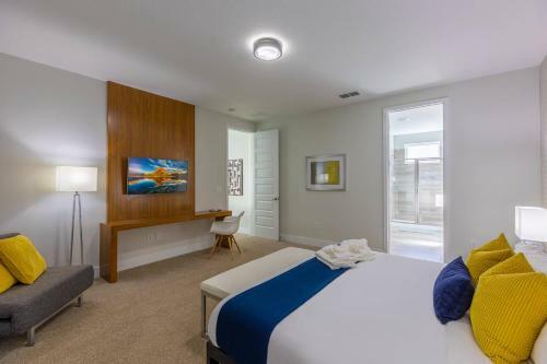 Comfy Modern House W Pool Perfect Location