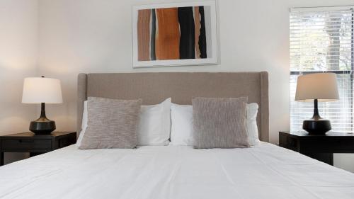 Modern Apartment In Prime Location Id9246x31