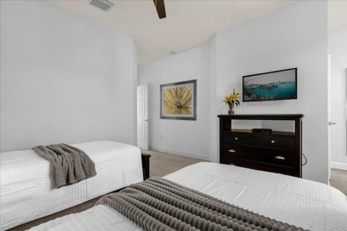 4 Bedrooms- 3 Bathrooms- Serenity 1521 Rc