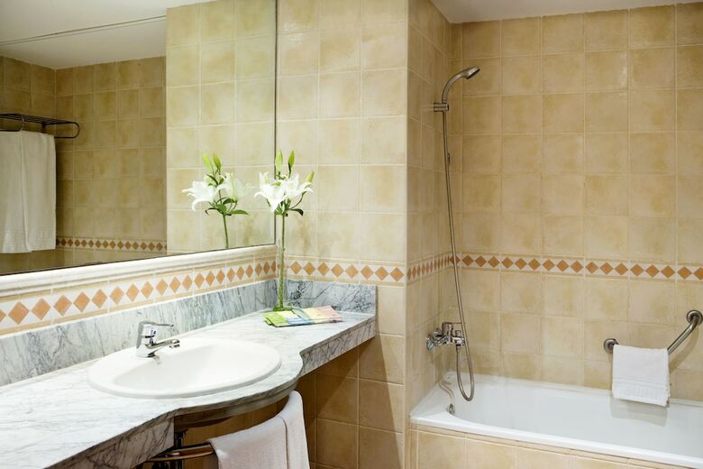 Hotel H10 Mediterranean Village