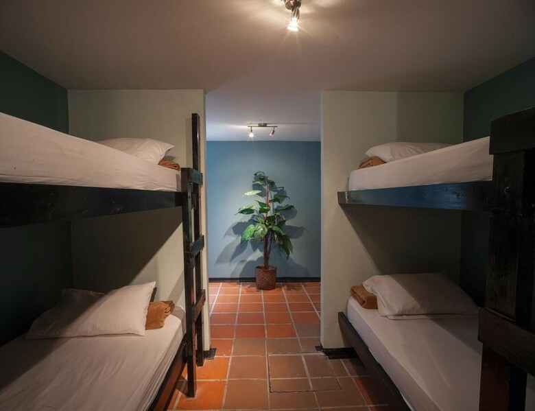 Hostal Galeria Hostel