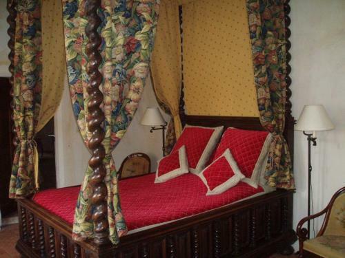 Hostal Ch�teau De Saint Loup