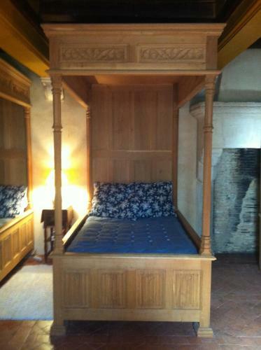 Hostal Ch�teau De Saint Loup