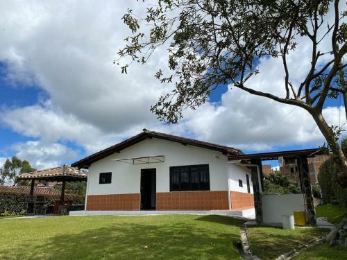 Acogedora Casa de Campo Con Excelente Ubicaci�n