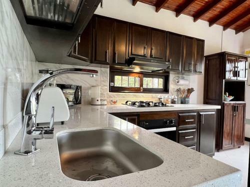 Acogedora Casa de Campo Con Excelente Ubicaci�n