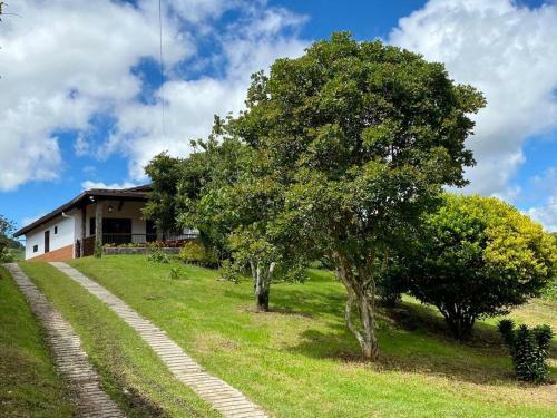 Acogedora Casa de Campo Con Excelente Ubicaci�n