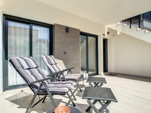 Elisa Beach Apartment - 8209