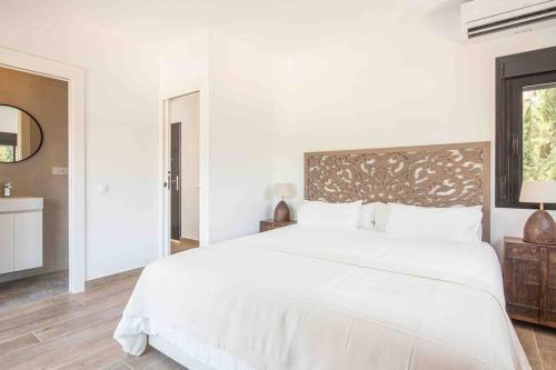 Brand New Villa With Pool For 8 People