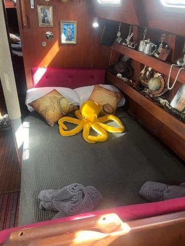 The Captains Locker - 30ft Yacht