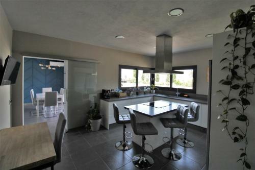 Casa Moderna A 300 Metros de La Playa.