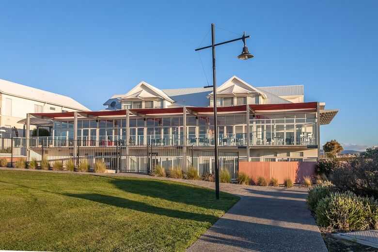 Hotel Peppers York Cove Tamar Valley