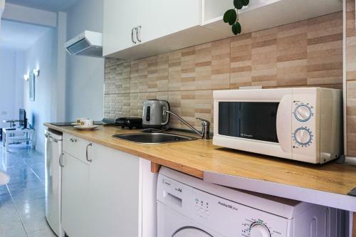 Apartamento Modern Studio Close To The Beach With Pool