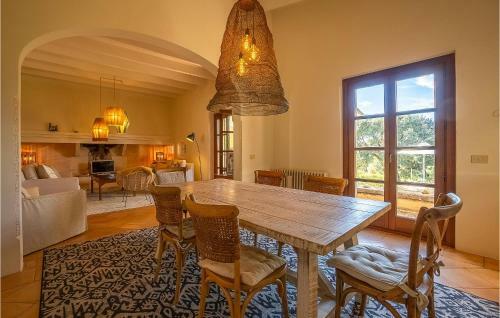 Lovely Home In Porto Cristo With Kitchen