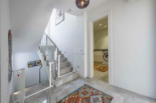91-exclusive Modern Villa With Private Pool , Mijas