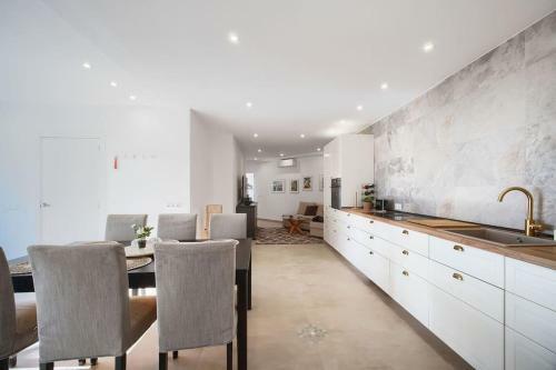 Paradise Villa Near Golf With Sea Views