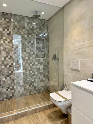 Apartamento Old Town Modern Flat, 4 Minutes From Beach - Eaw Homes