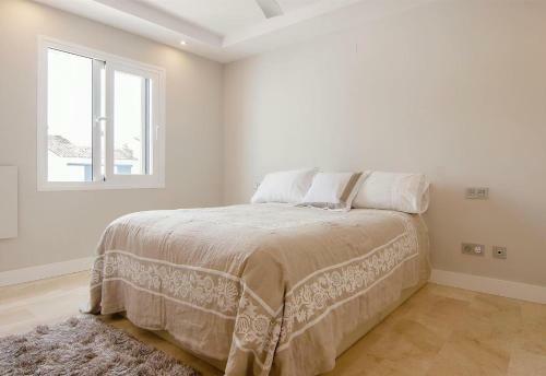 Holiday Villa For Rent In Marbella