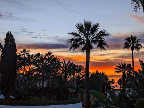 Marbella - Playa Alicate 2br Holiday Apartment