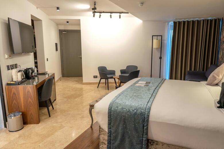 Hotel The Village Boutique And Spa