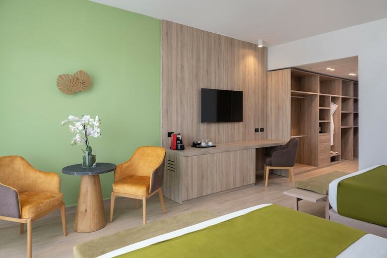 Hotel Serenade All Suites - Adults Only Resort