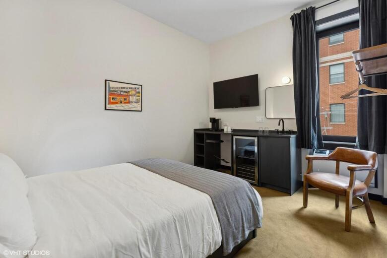 Logan Square Sro Hotel