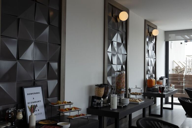 Th Hotel & Vivienda
