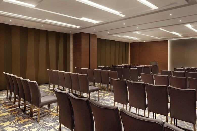 Sheraton Hong Kong Tung Chung Hotel