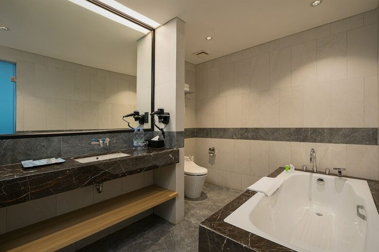 Anara Airport Hotel