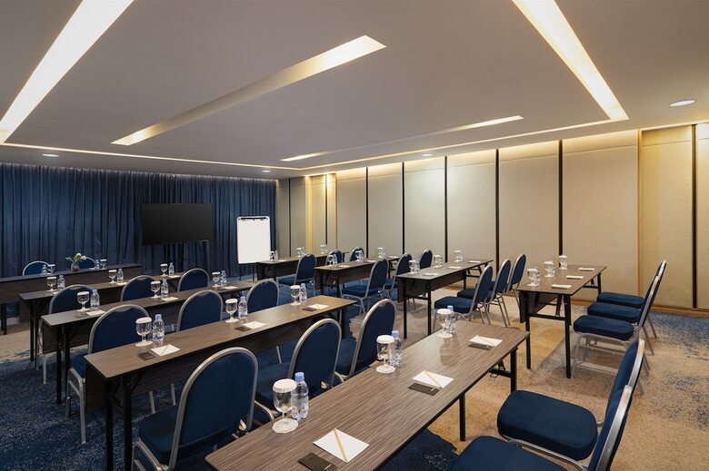 Anara Airport Hotel